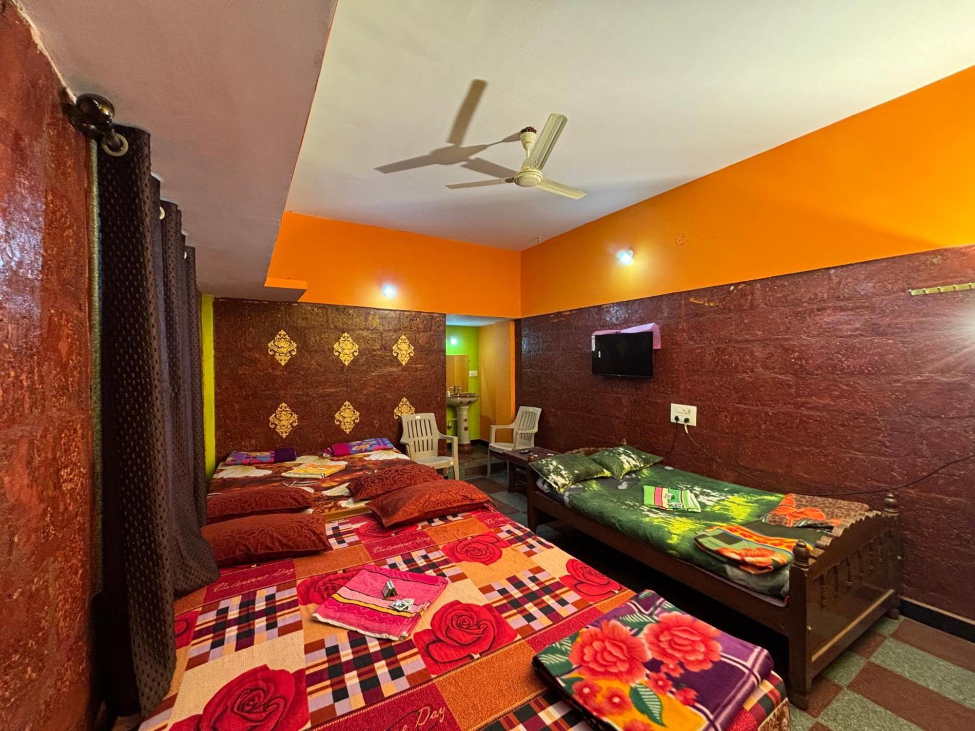 Dandeli Nakadi Home Stay Екстериор снимка